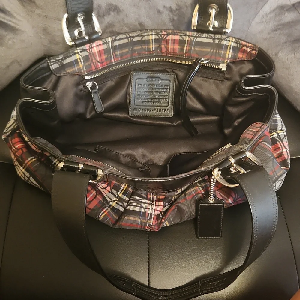Coach Poppy Signature Tartan Plaid Red, Black & Green Shoulder HandBag - Picture 4 of 6
